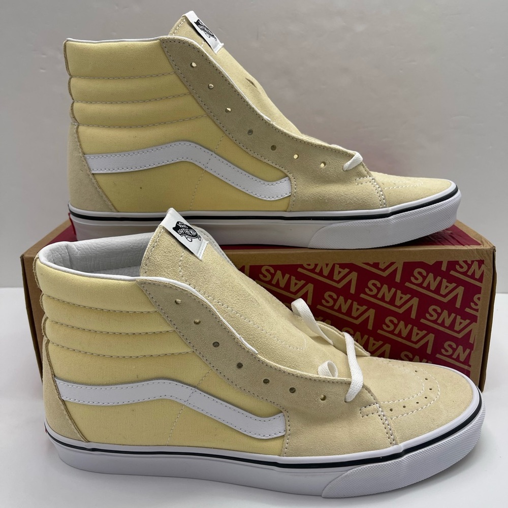 Vans Men’s Sk8-Hi
Vanilla Custard/True White
VN0A38GEVKV Sneakers - Picture 1 of 16